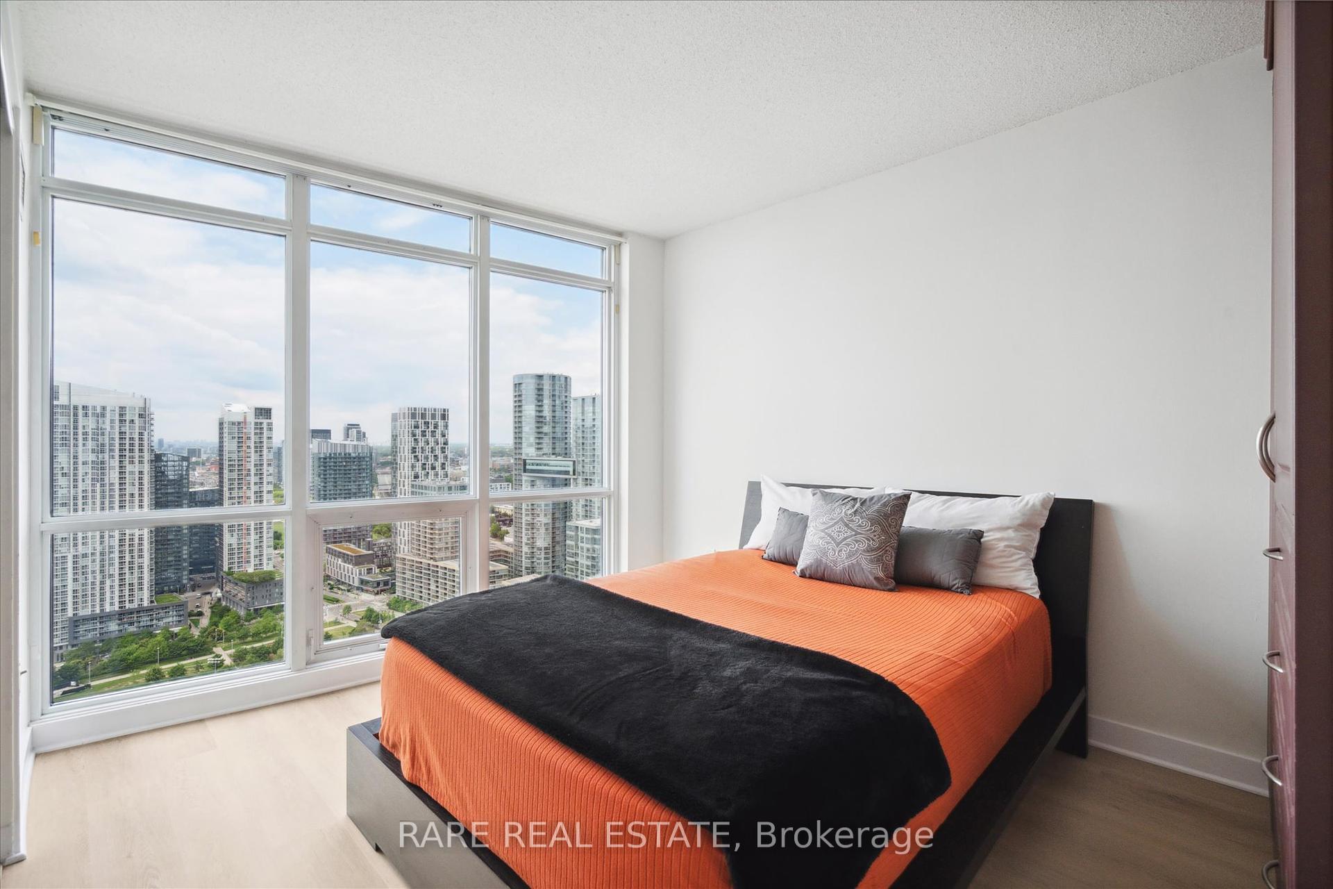 3 Bedrooms Condo at 11 Brunel, Toronto For sale