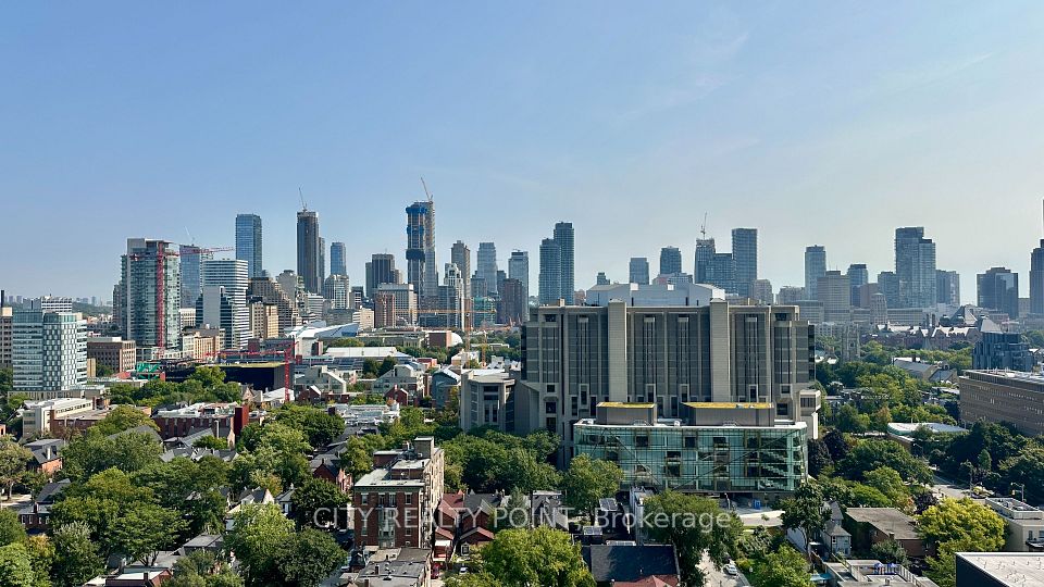 666 Spadina