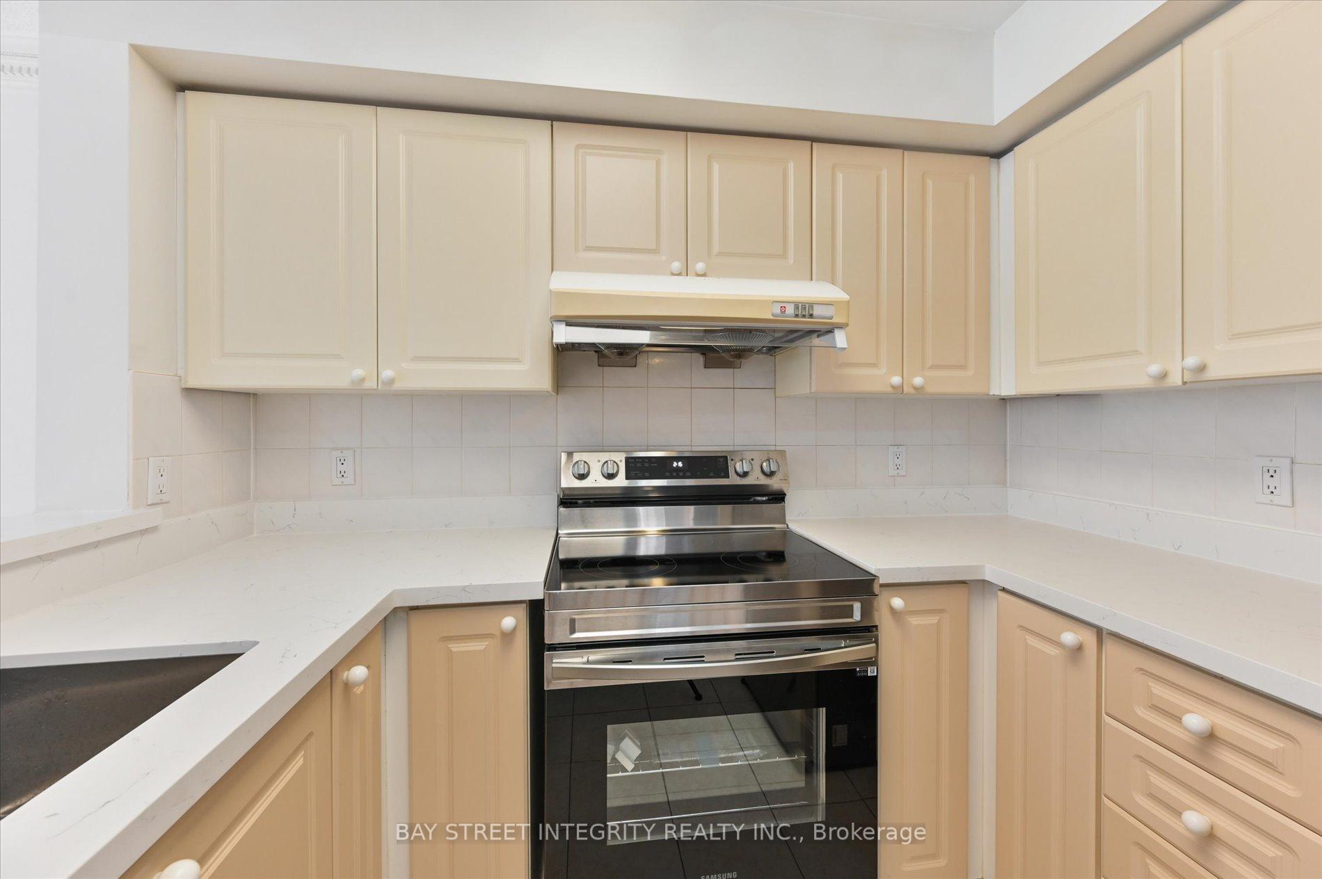 3 Bedrooms Condo at 506 Grandview, Toronto For sale