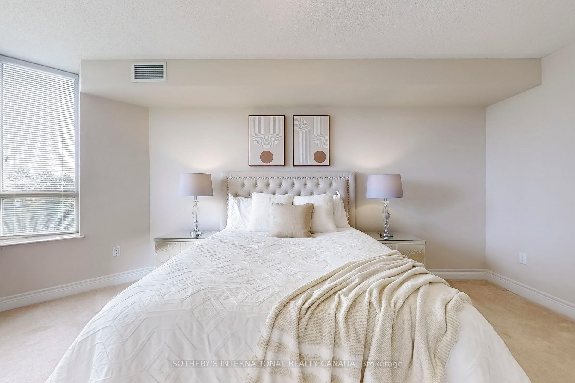 3 Bedrooms Condo at 89 Skymark, Toronto For sale