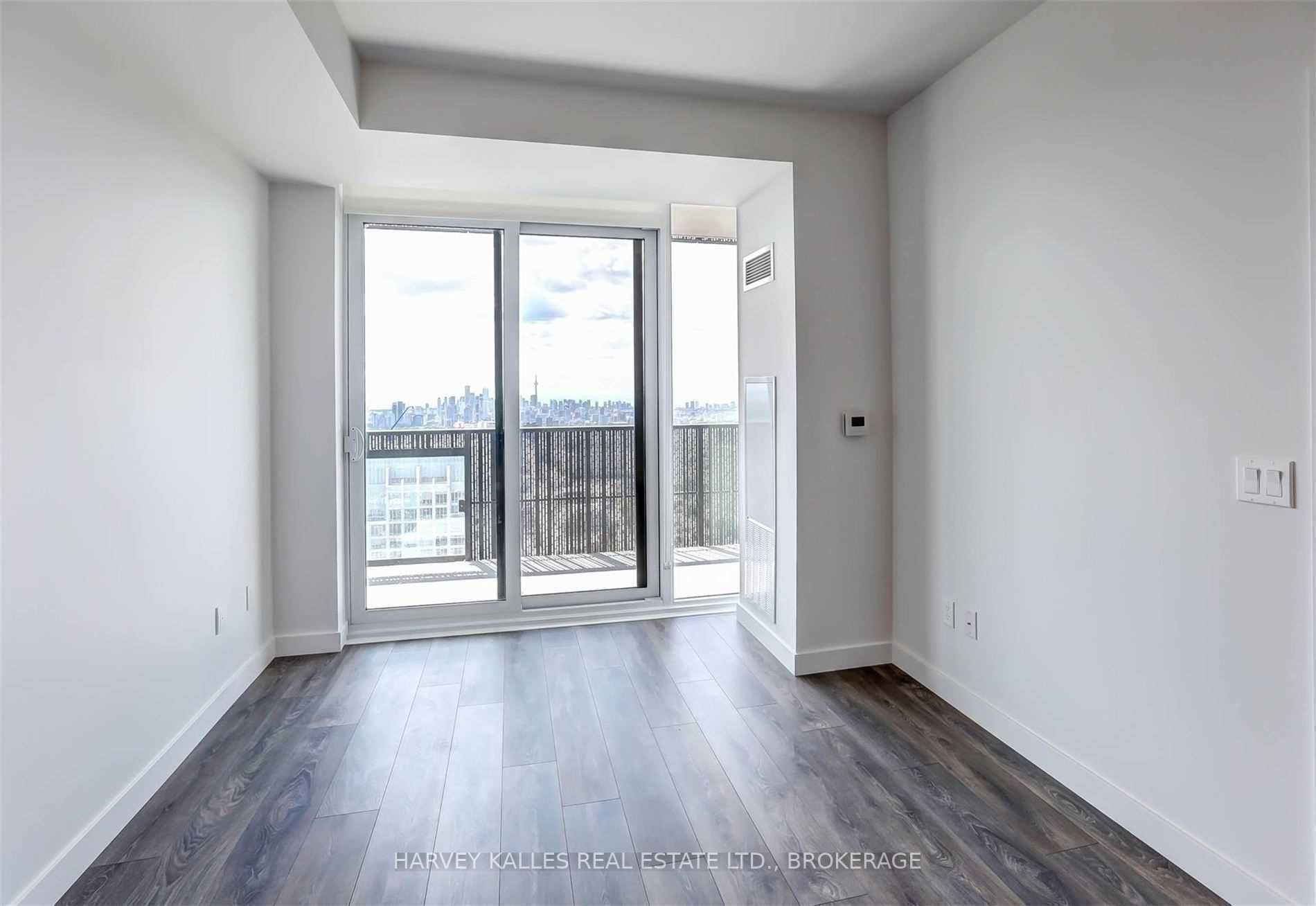 8 Eglinton Avenue E 5201