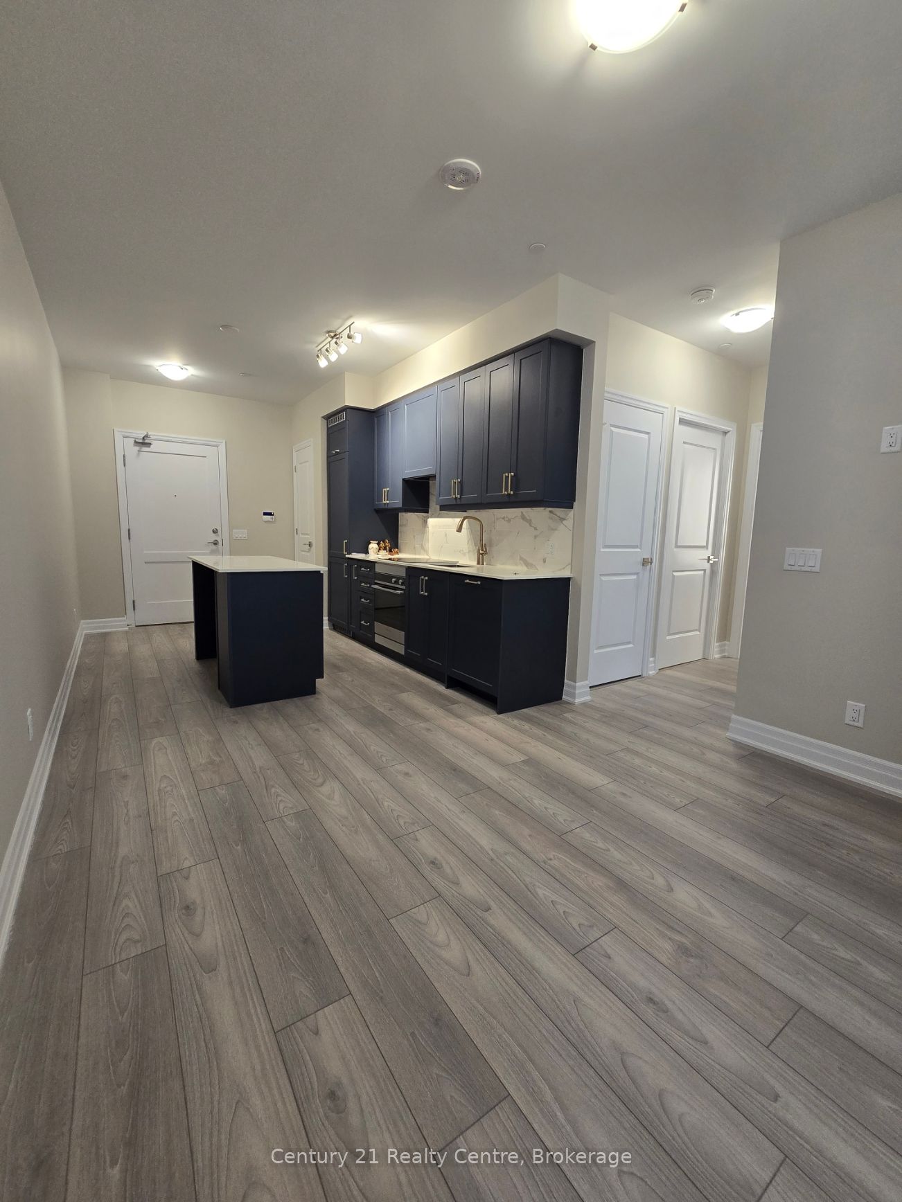 30 Elm Drive, #2002