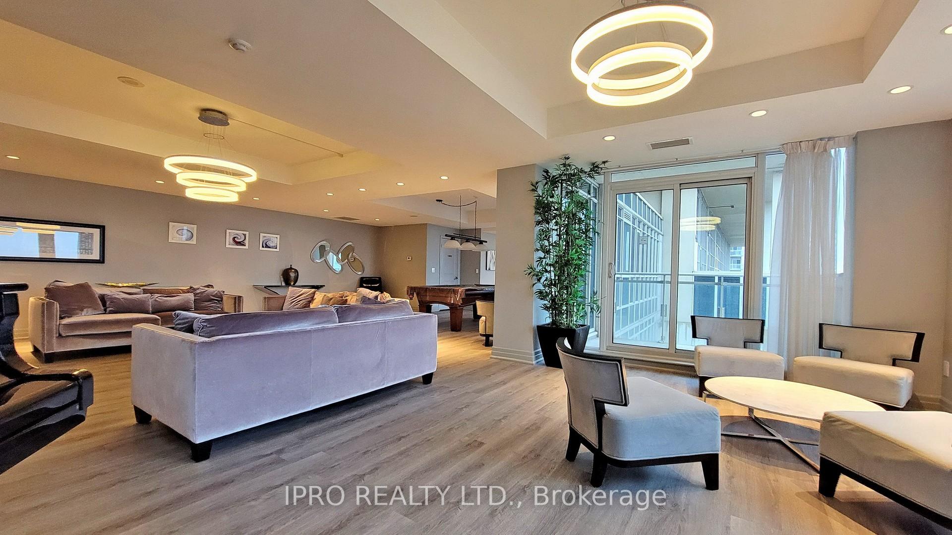 2 Bedrooms Condo at 628 Fleet, Toronto For sale