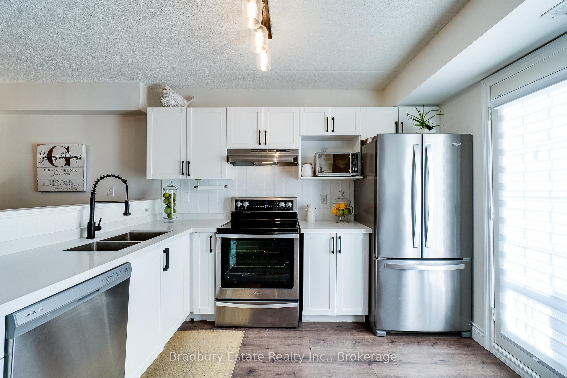 2 Bedrooms Condo at 2045 Appleby,  Burlington For sale