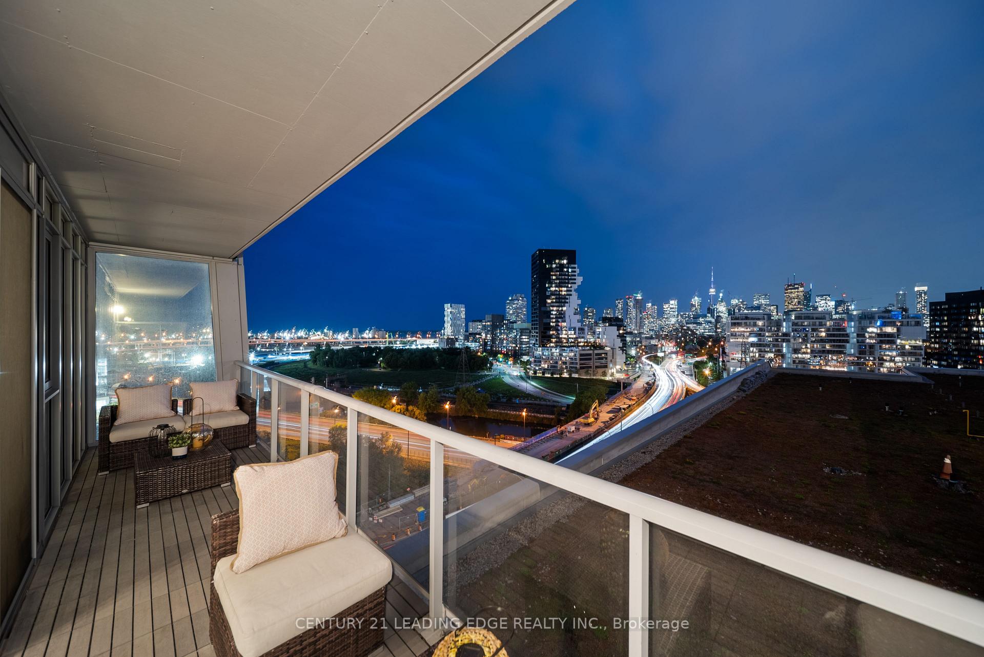 3 Bedrooms Condo at 15 BASEBALL, Toronto For sale