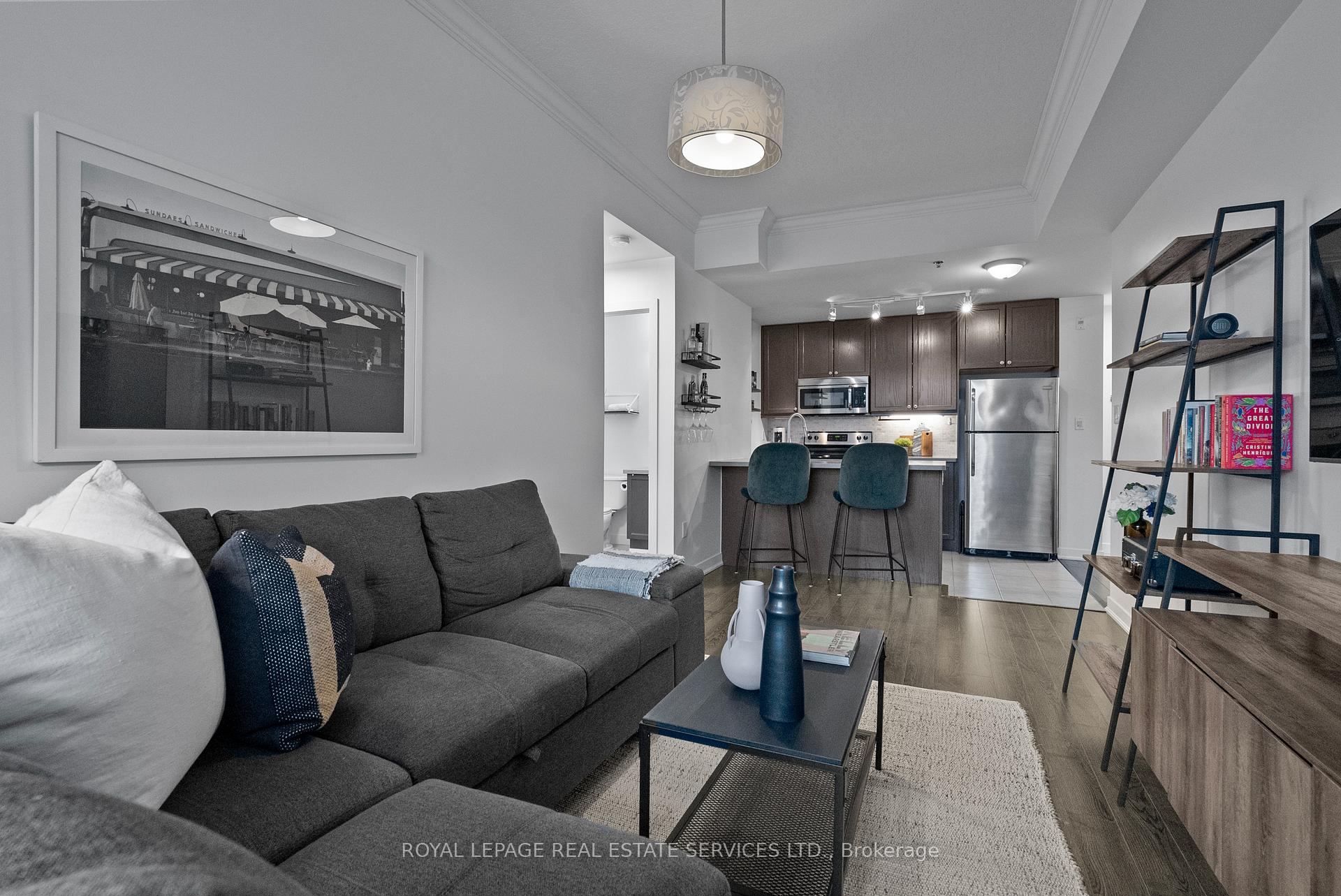 2 Bedrooms Condo at 90 Charlton,  Hamilton For sale