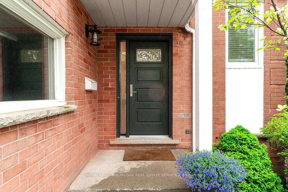 2134 Donald Road, Burlington, ON L7M 3R4
