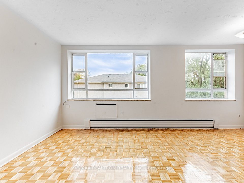 2895 Bathurst Street