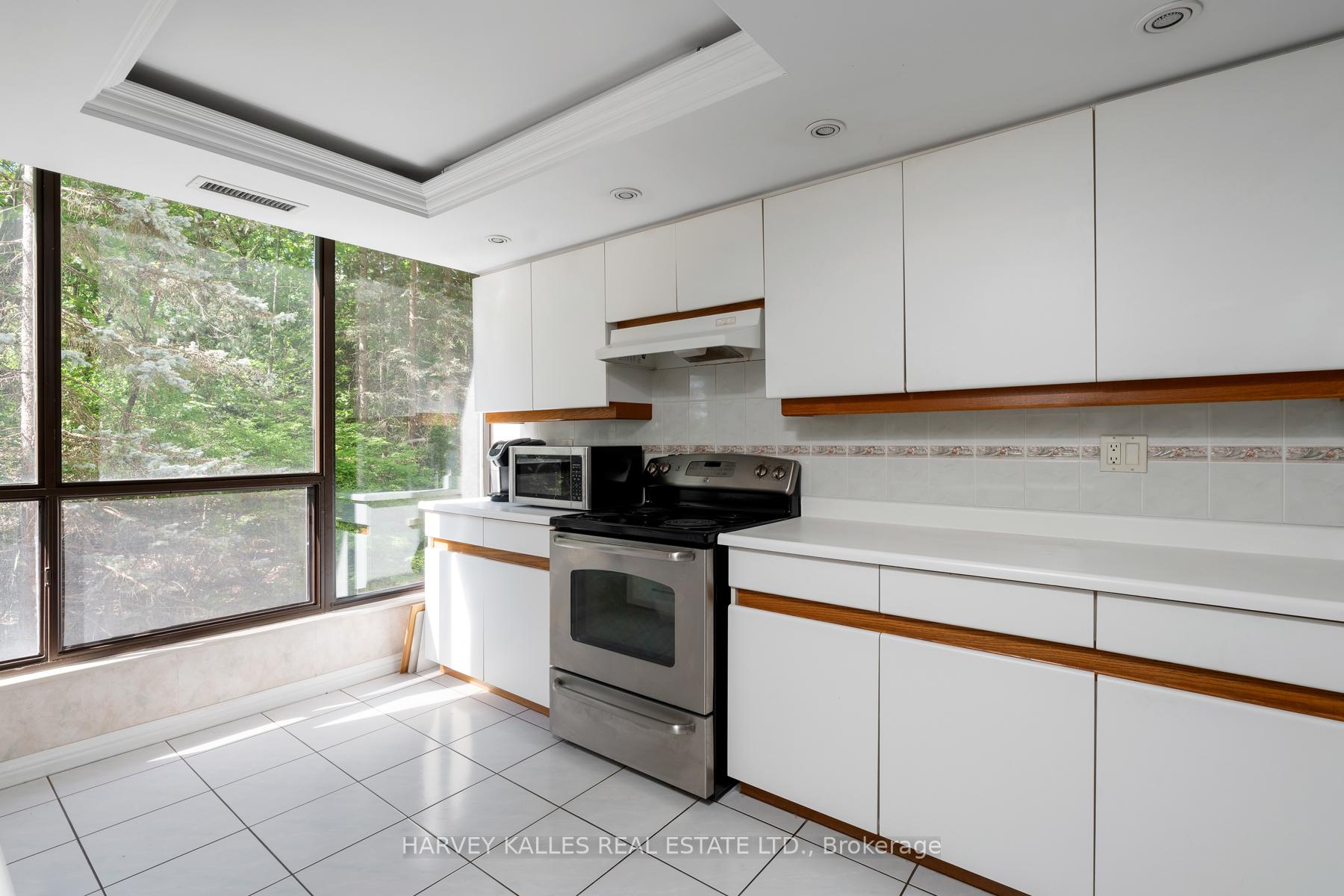 2 Bedrooms Condo at 3900 Yonge, Toronto For sale