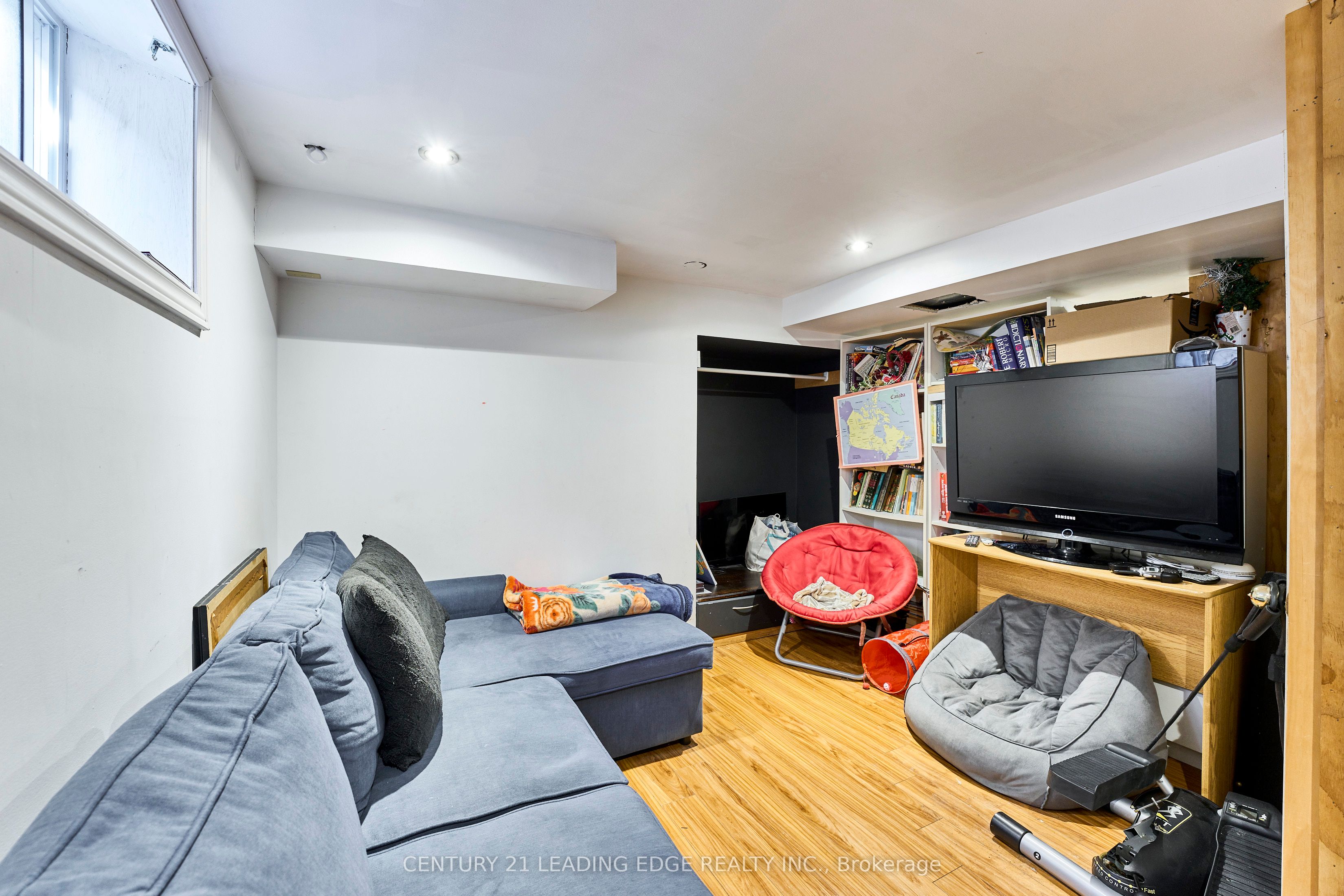14 Flora Drive, Toronto, ON M1P 1A3