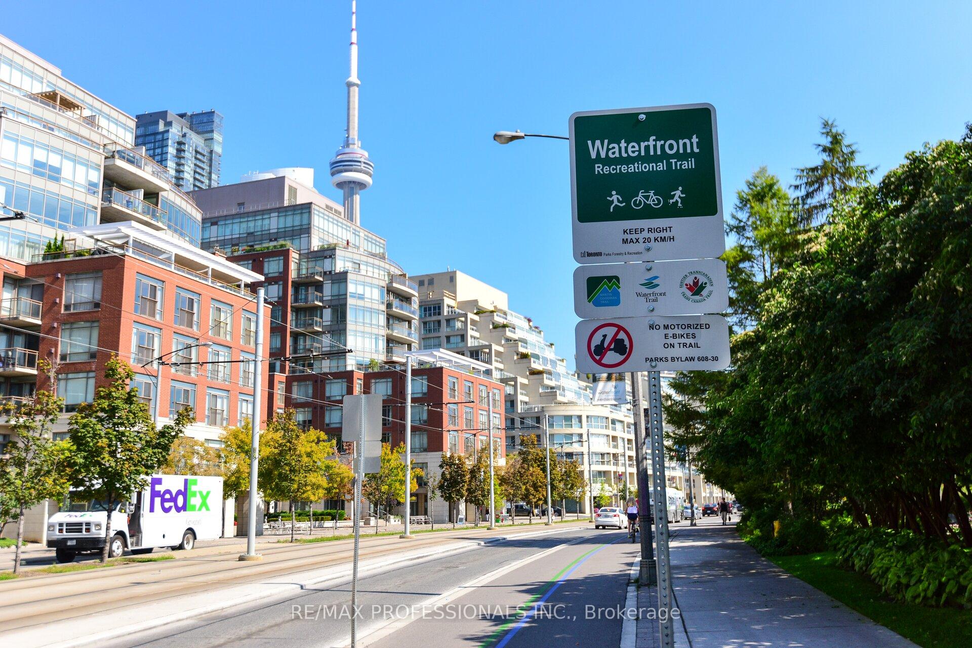3 Bedrooms Condo at 32 Stadium, Toronto For sale