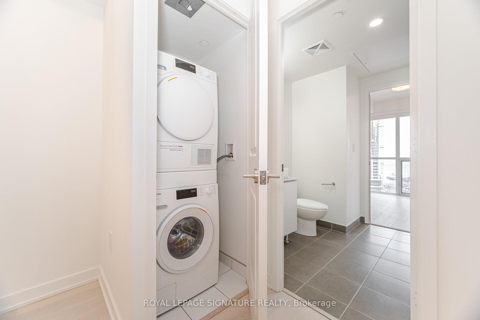2 Bedrooms Condo at 1 The Esplanade, Toronto For sale
