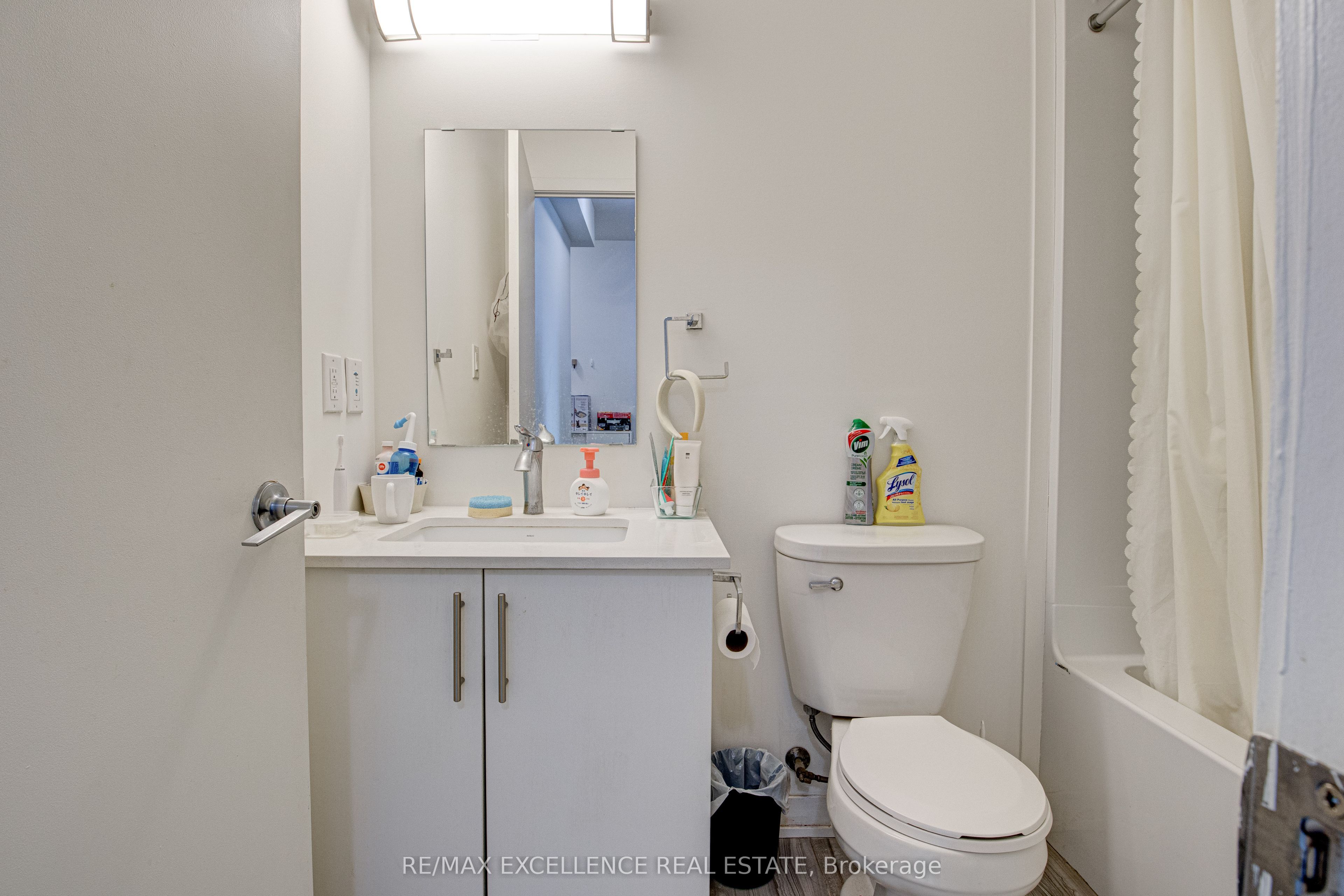 128 King Street N, #1402