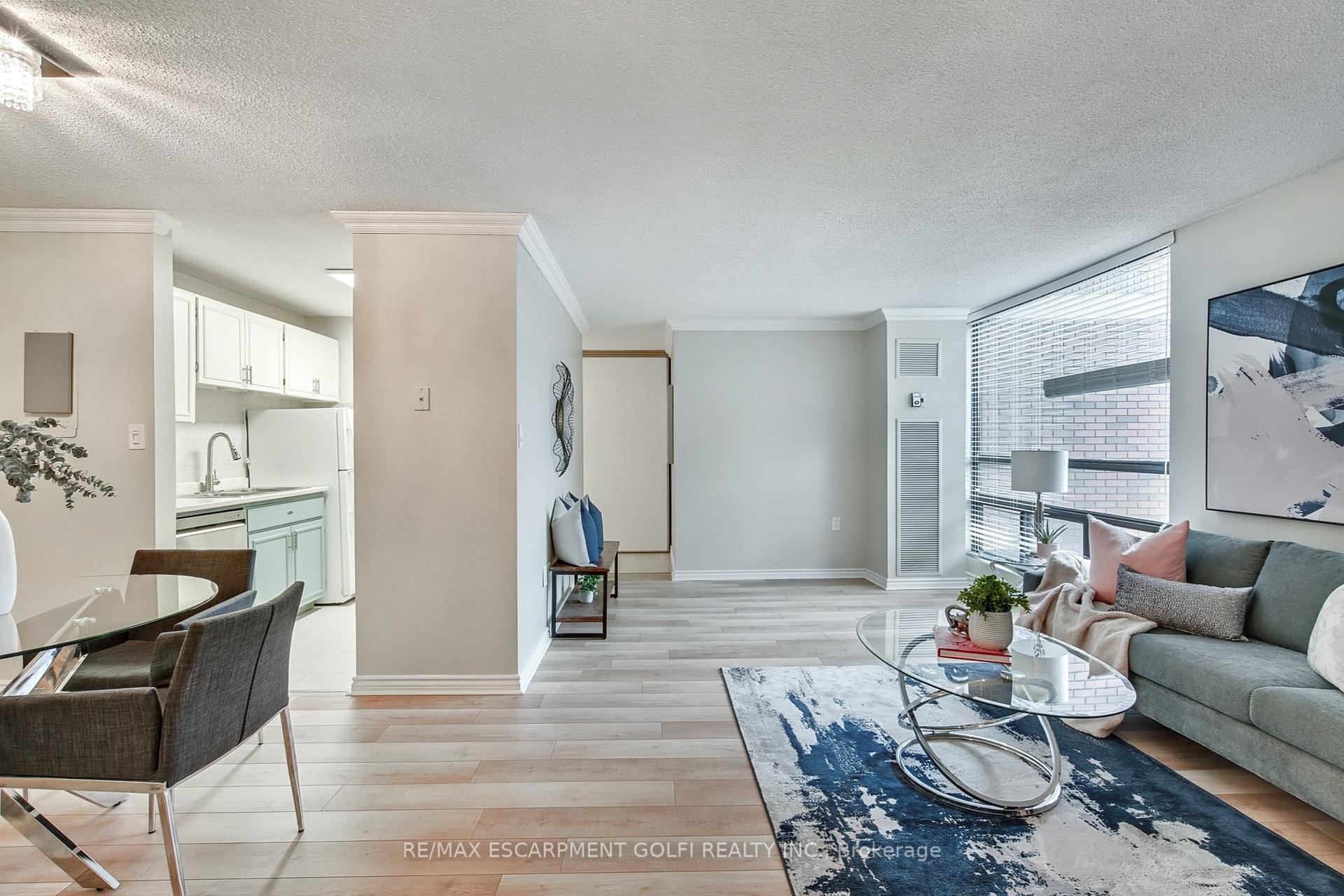 2 Bedrooms Condo at 222 Jackson,  Hamilton For sale