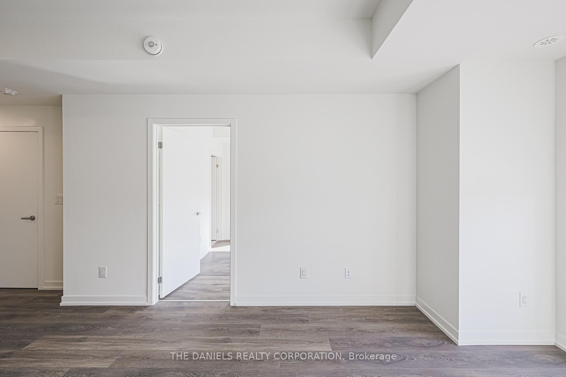 2 Bedrooms Condo at 135 Canon Jackson,  Toronto For sale