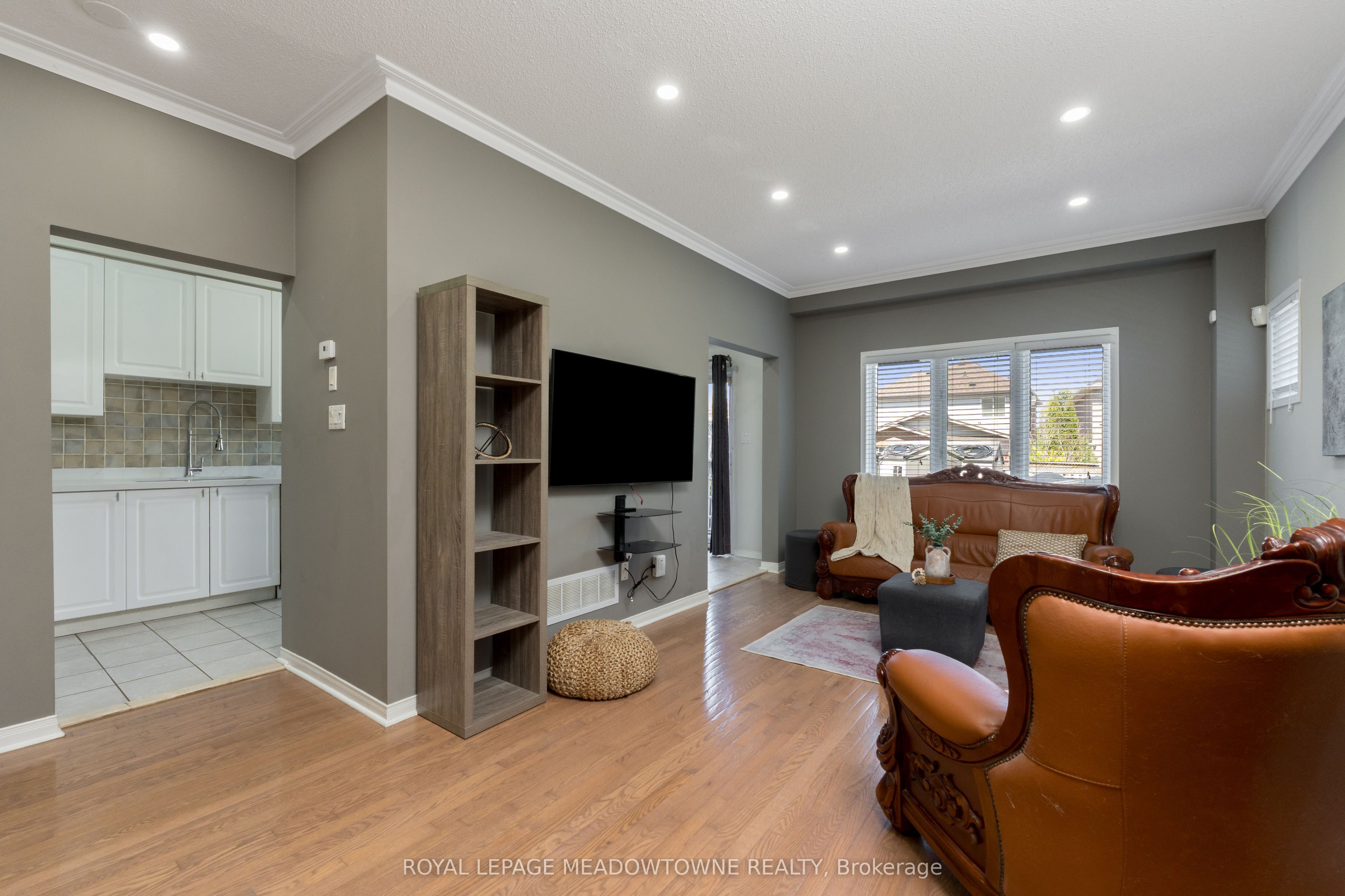 1876 Stevington Crescent