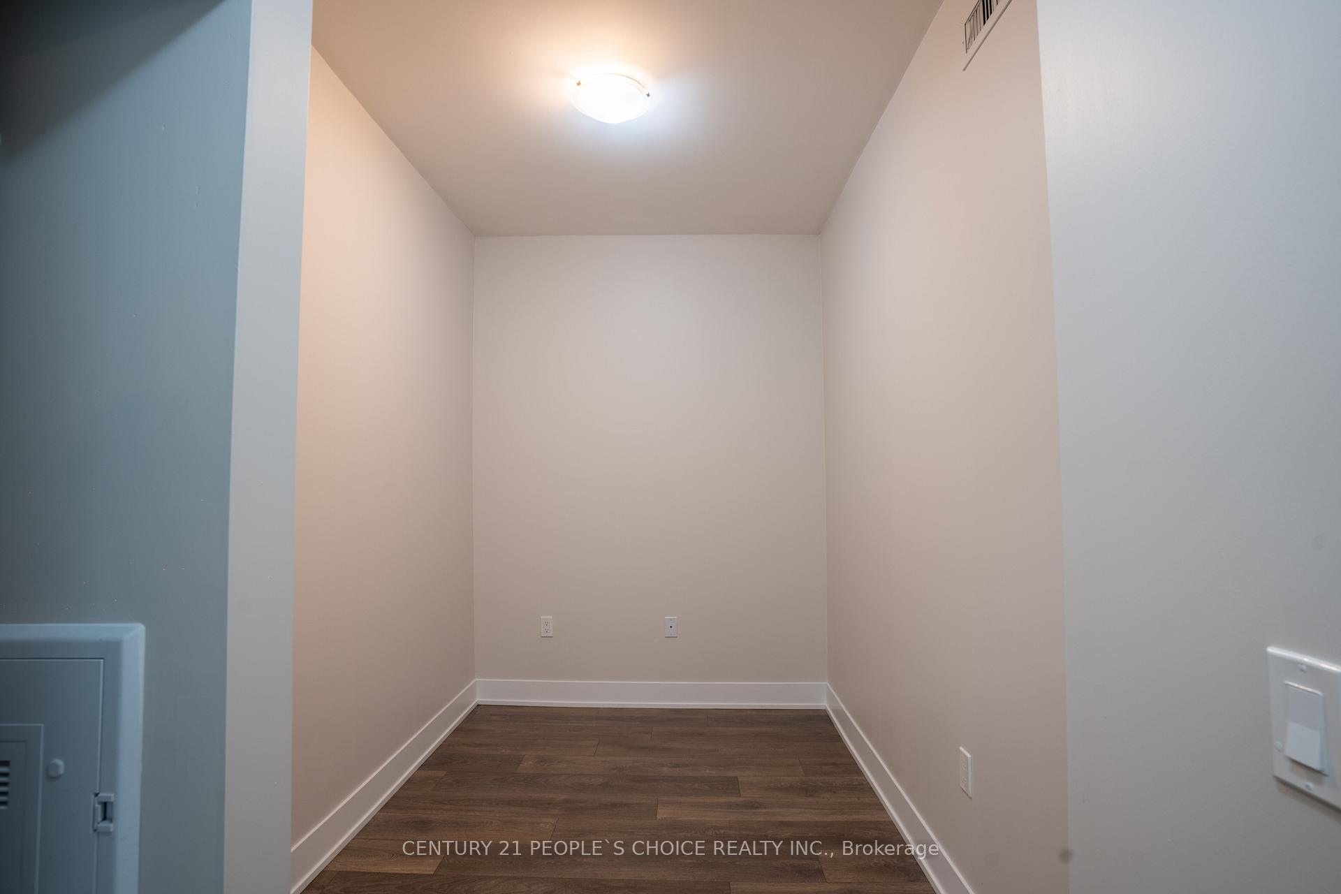3 Bedrooms Condo at 2908 Highway 7, Vaughan For sale