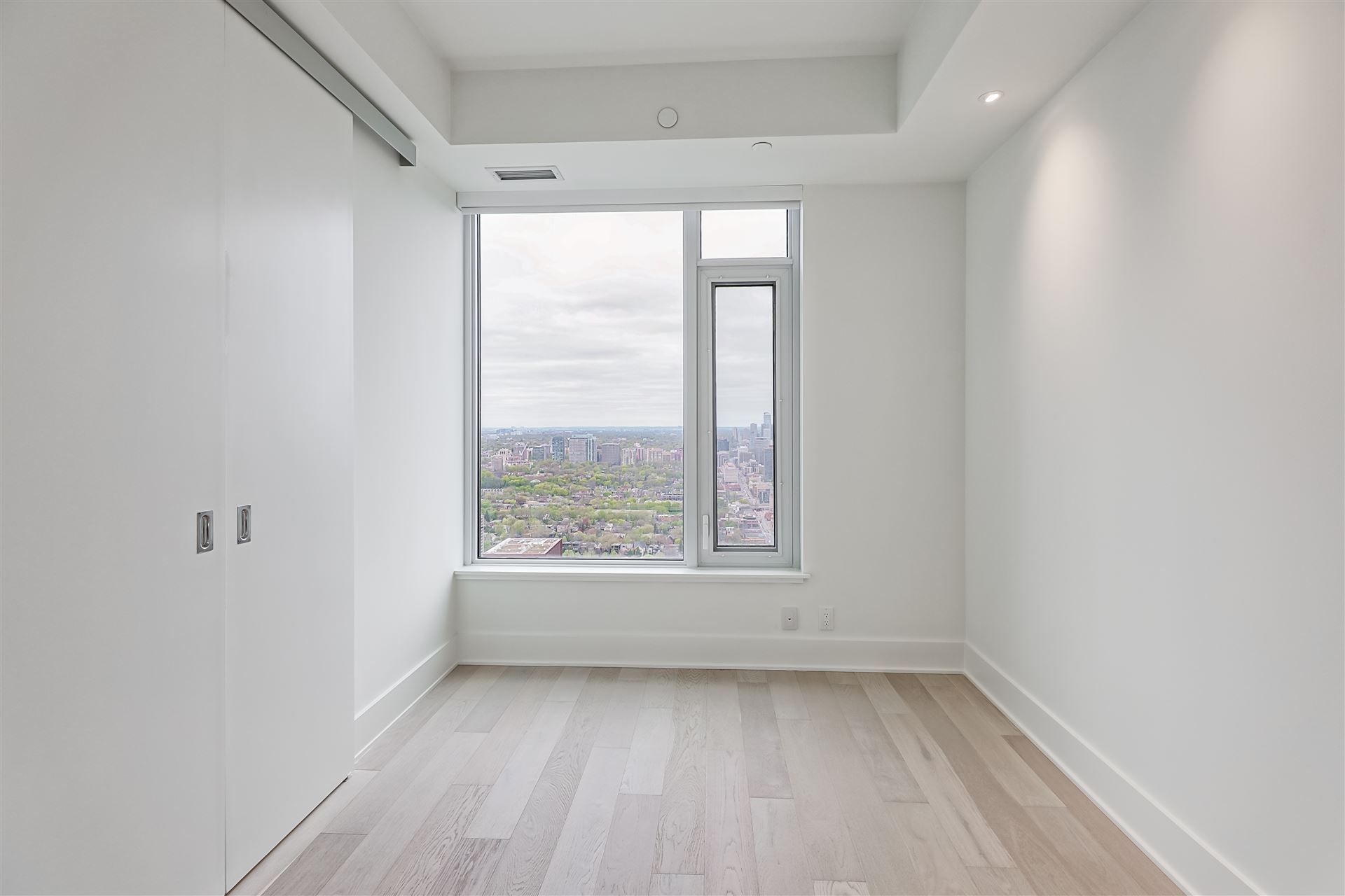 11 Yorkville Avenue 4503