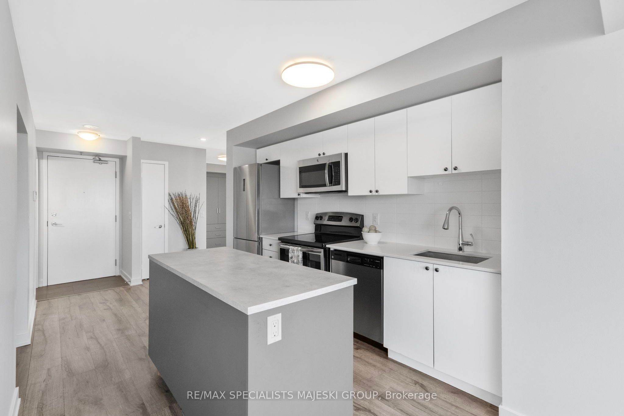 11 Superior Avenue, #706