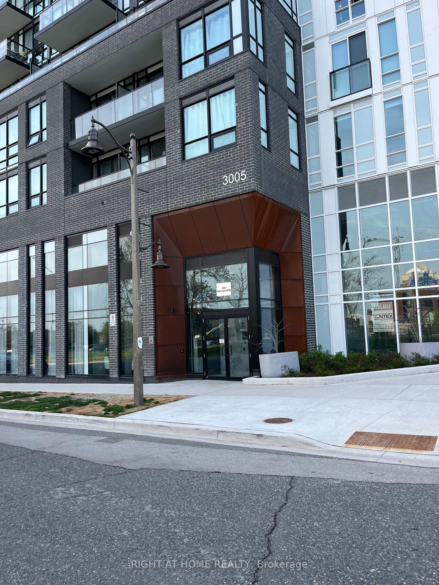 1 Bedroom Condo at 3005 Pine Glen, Oakville For sale