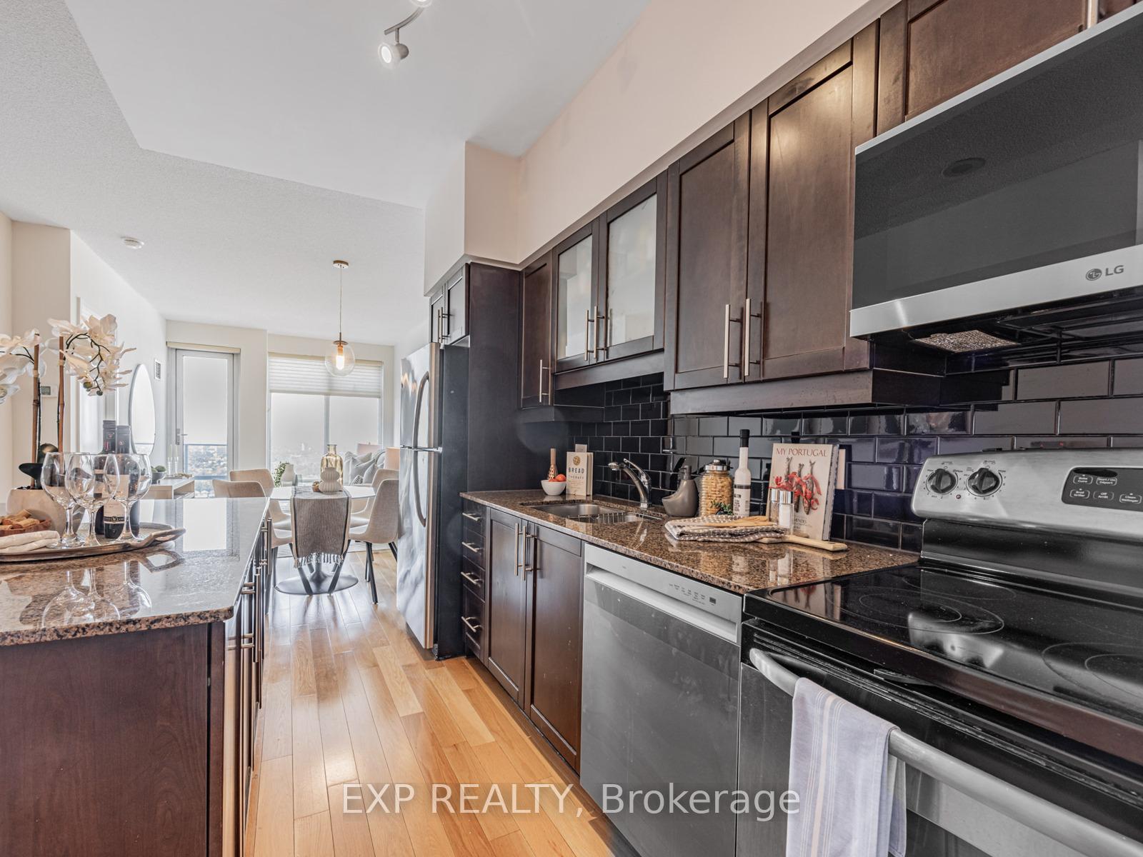 2 Bedrooms Condo at 2191 Yonge, Toronto For sale