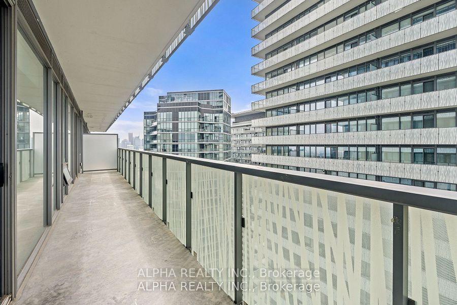 3 Bedrooms Condo at 50 Charles St E, Toronto For sale