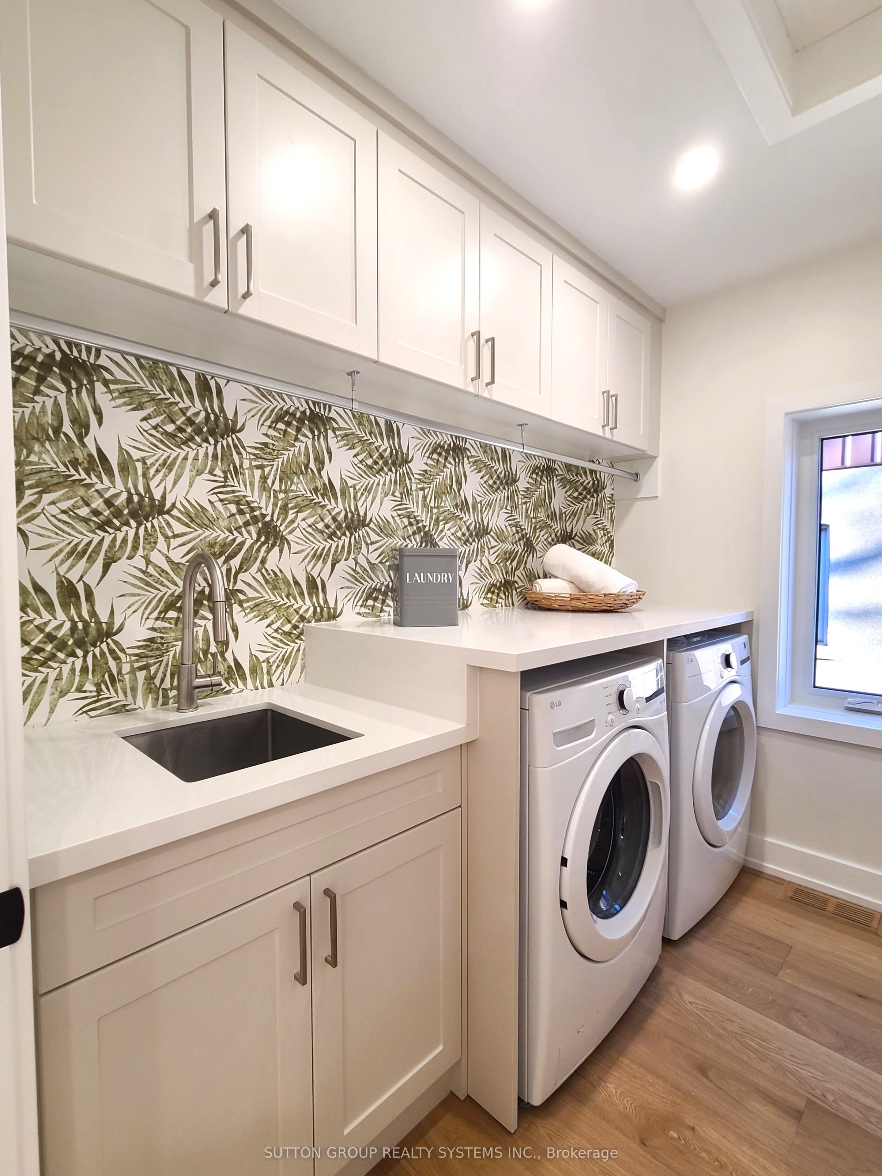 21 South Kingsway