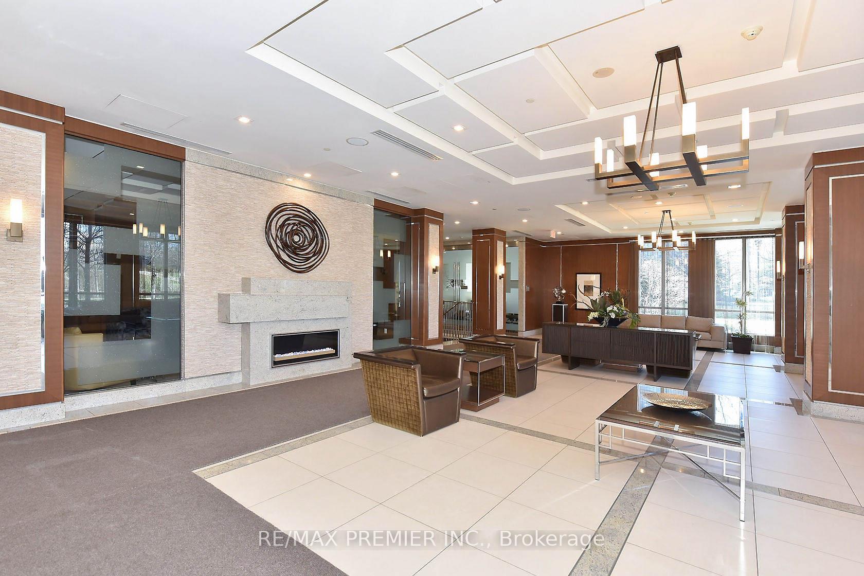 2 Bedrooms Condo at 15 Viking, Toronto For sale