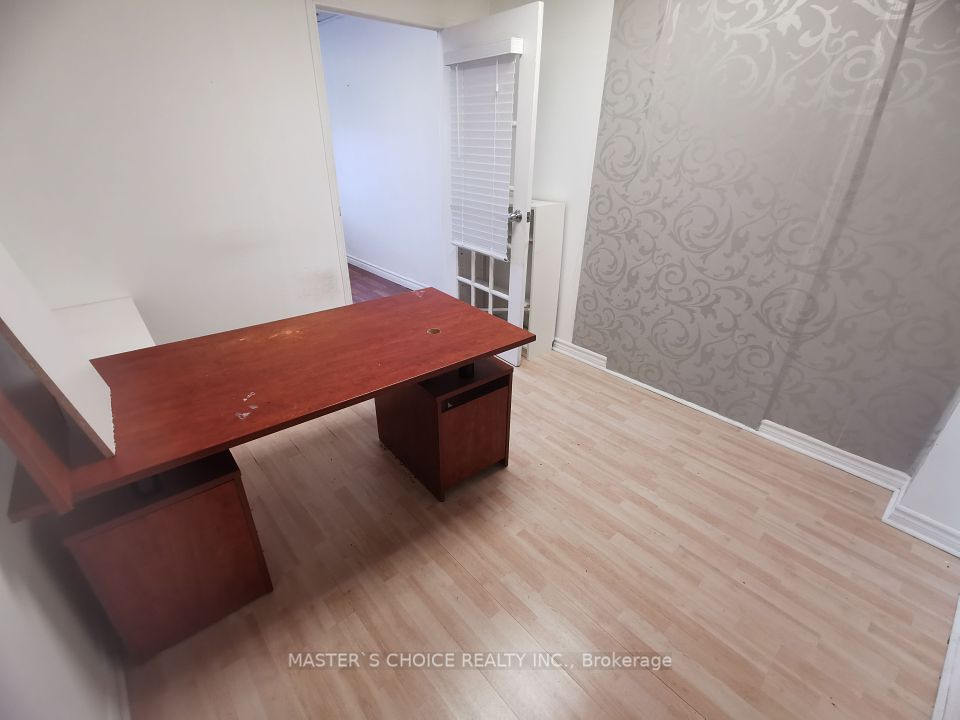 2428 Islington