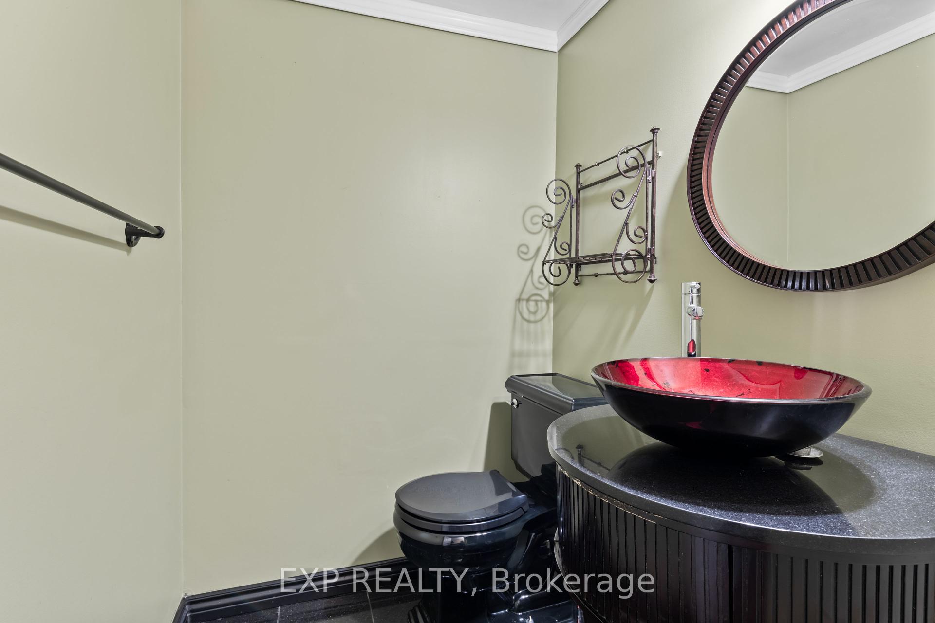 3 Bedrooms Condo at 2205 South Millway, Mississauga For sale