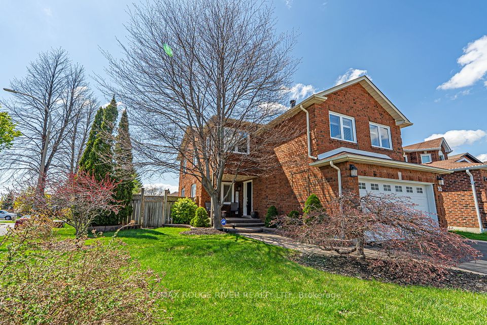 32 Fencerow Drive, Whitby, ON L1R 1Y4