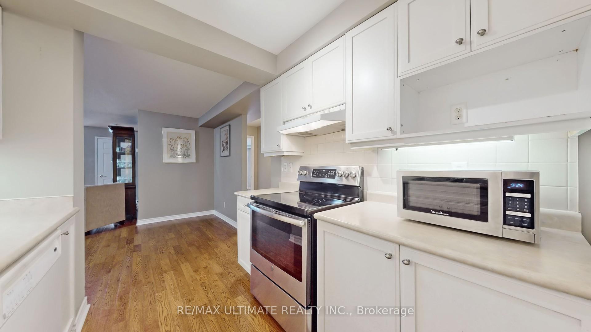 2 Bedrooms Condo at 645 Millwood, Toronto For sale