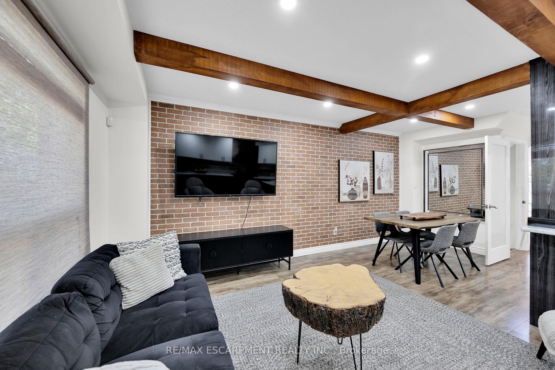 4 Bedrooms Condo at 134 Terni, Hamilton For sale