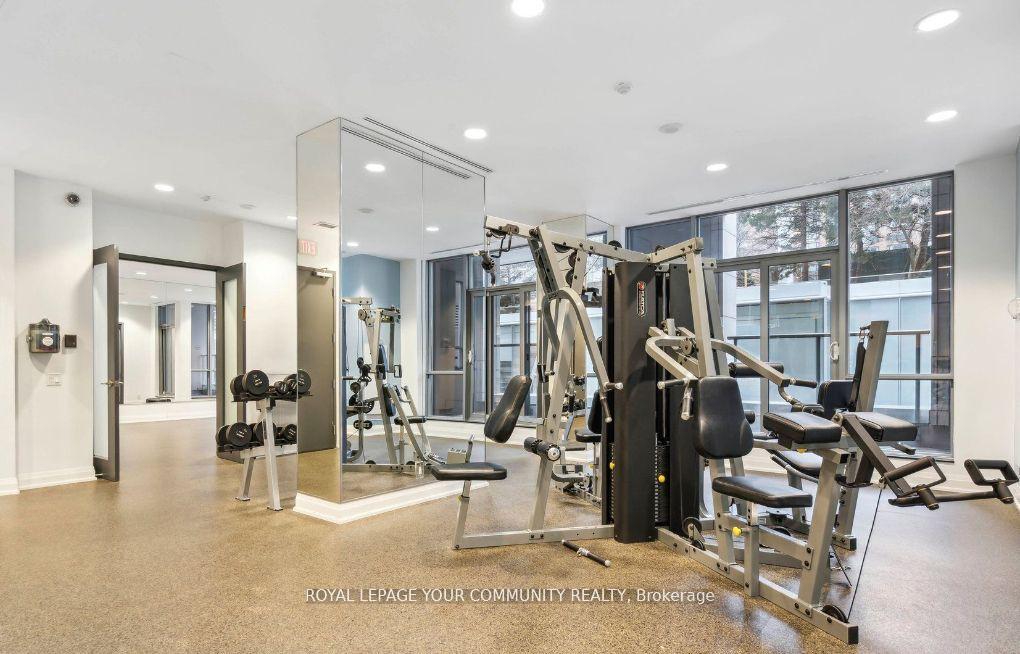 3 Bedrooms Condo at 21 Balmuto, Toronto For sale