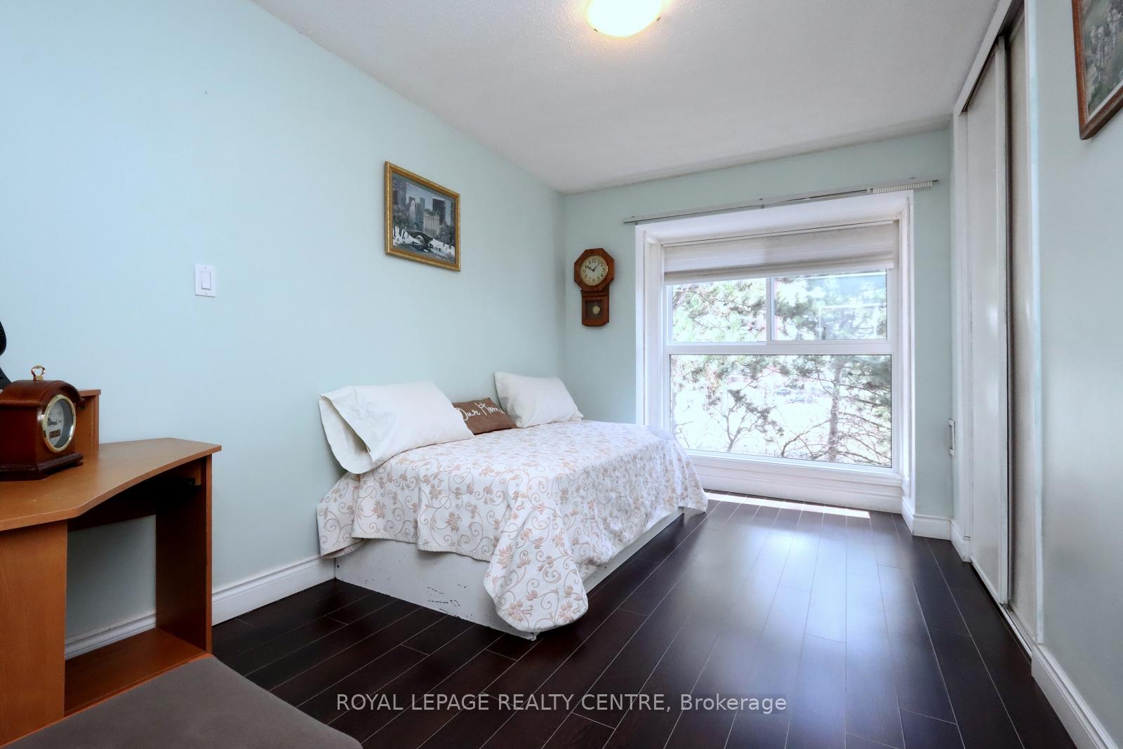 3 Bedrooms Condo at 2866 Battleford, Mississauga For sale