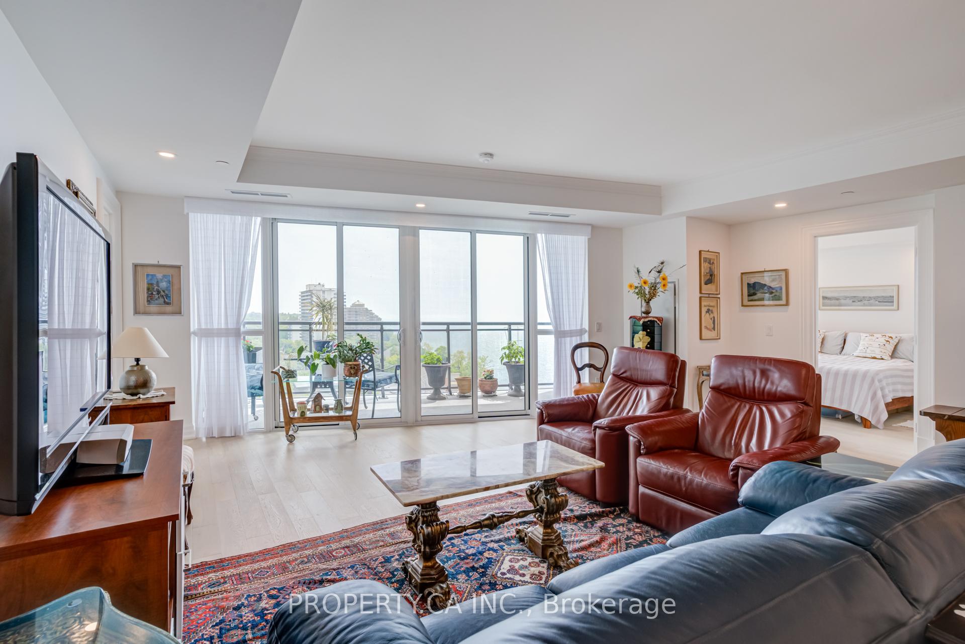 3 Bedrooms Condo at 2060 Lakeshore, Burlington For sale