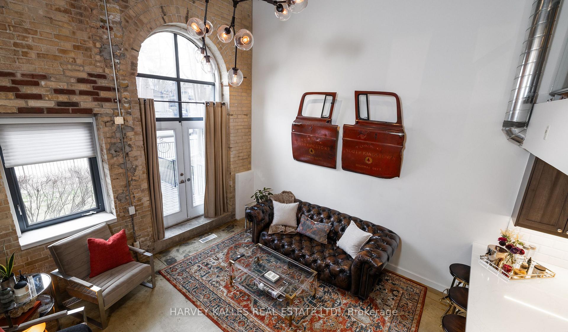 2 Bedrooms Condo at 363 Sorauren, Toronto For sale