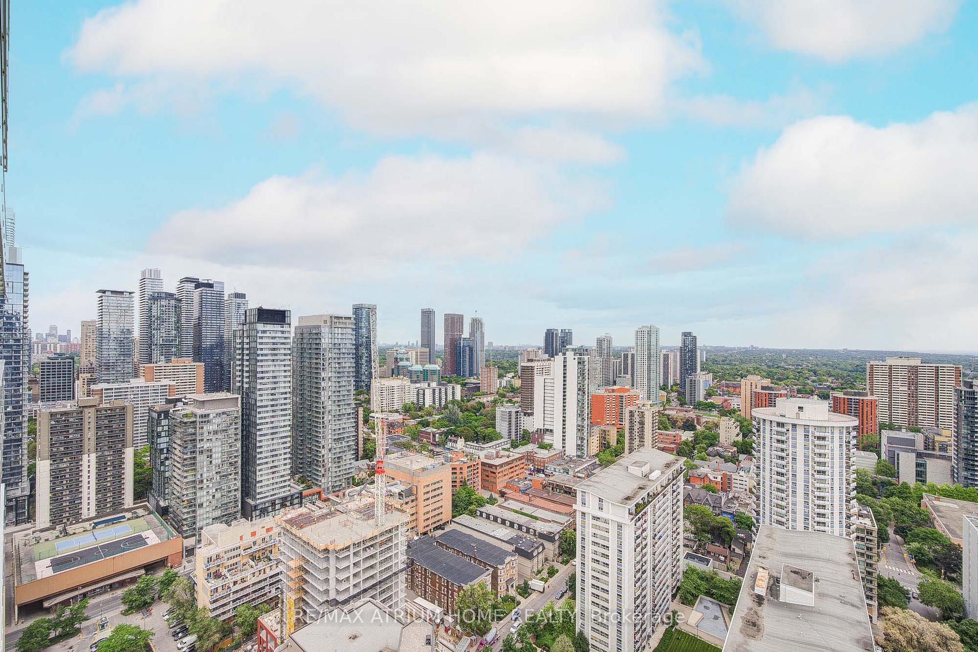 2 Bedrooms Condo at 501 Yonge, Toronto For sale