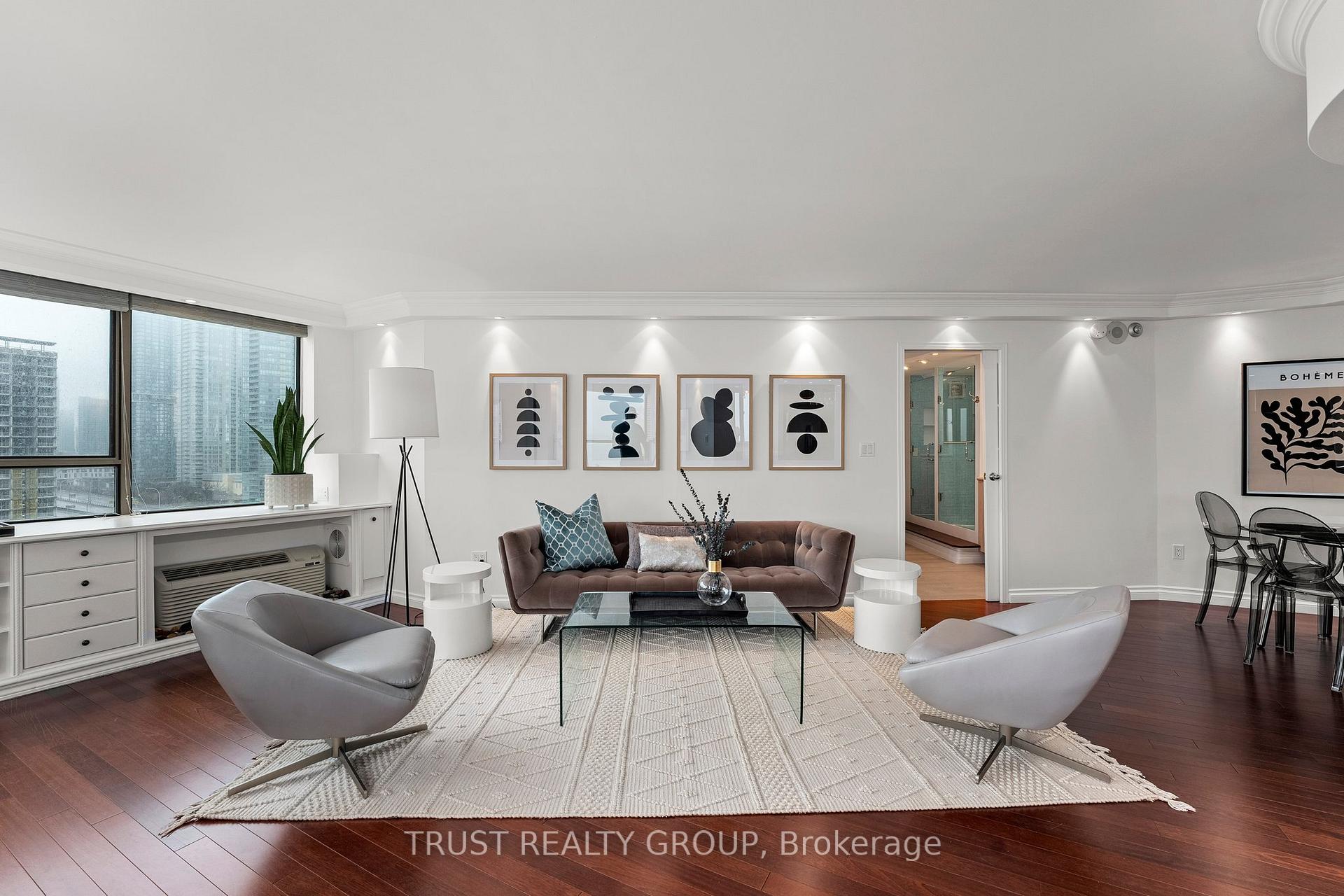 2 Bedrooms Condo at 270 Queens, Toronto For sale