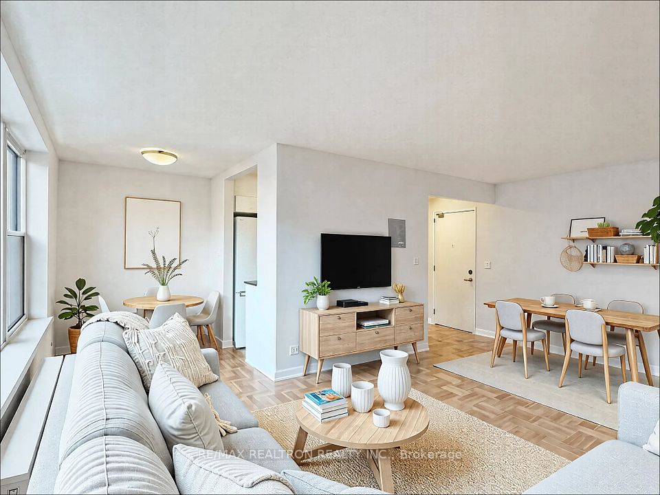 1545 Bathurst