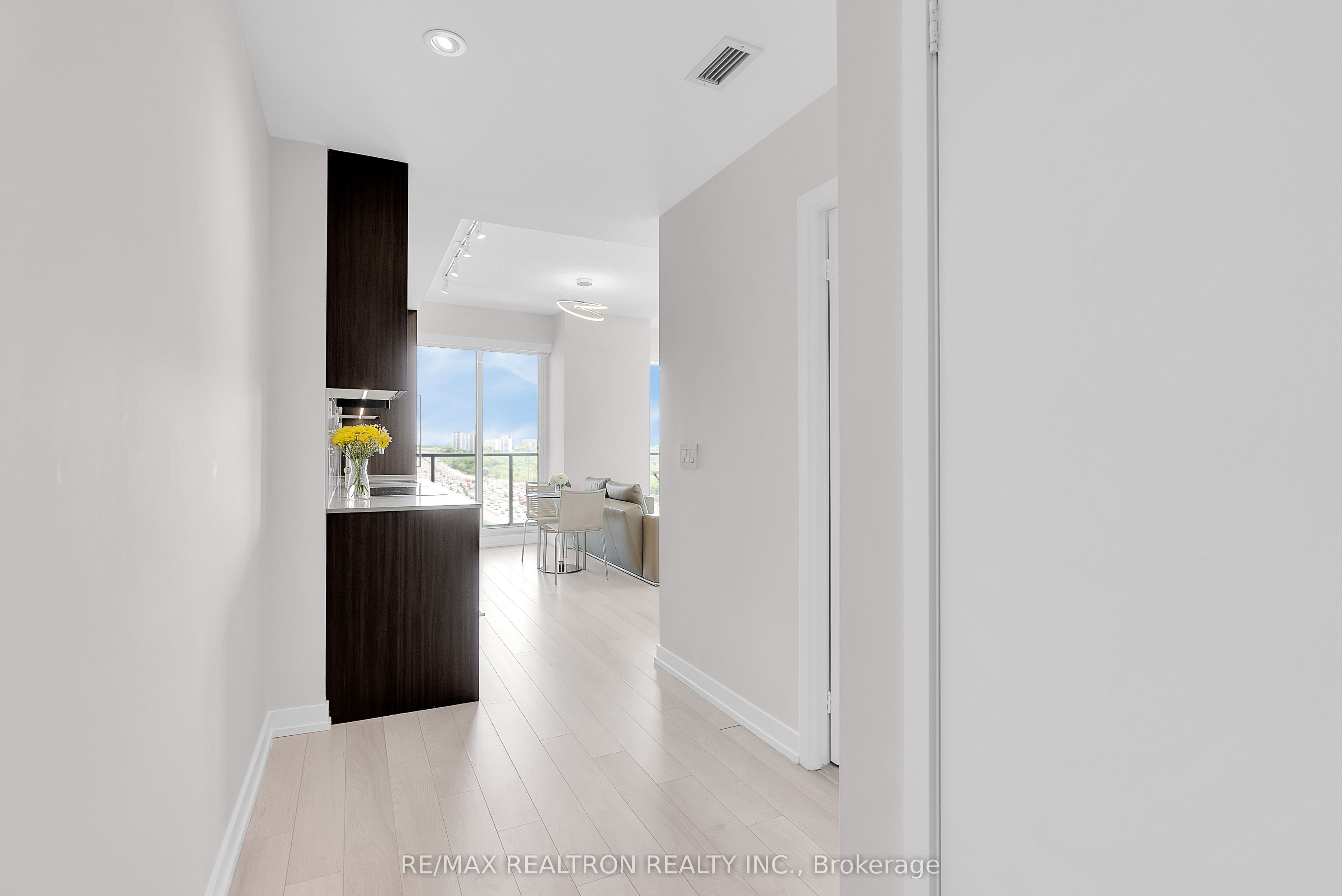 115 McMahon Drive, #1110