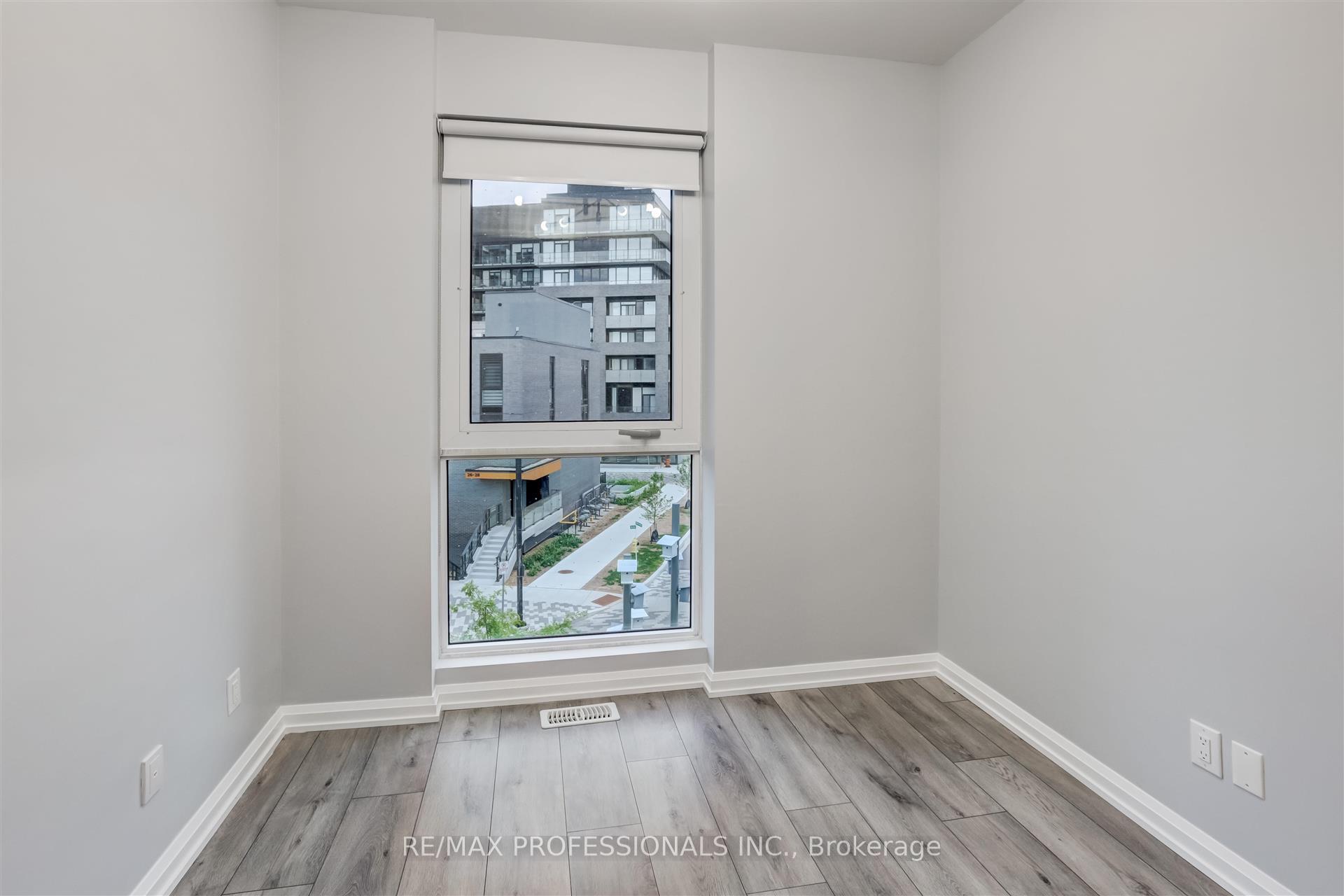 3 Bedrooms Condo at 10 Brin, Toronto For sale