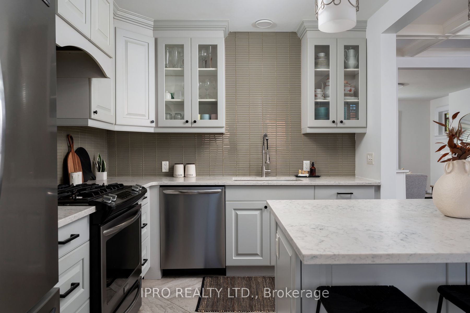 12 Mortimer Avenue