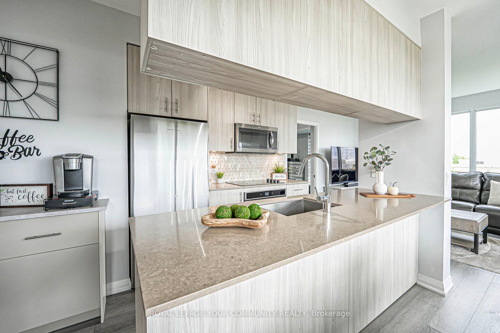 3 Bedrooms Condo at 99 EAGLE ROCK, Vaughan For sale