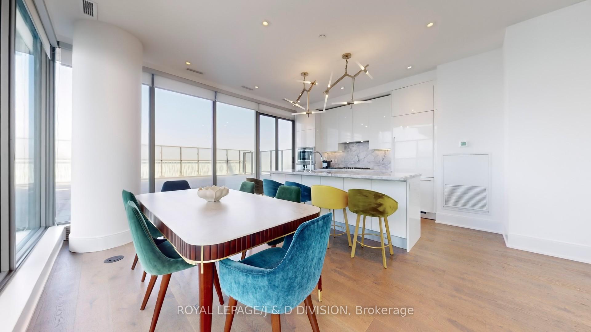2 Bedrooms Condo at 50 Charles,  Toronto For sale