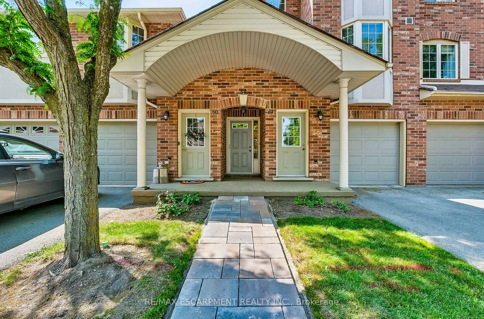 2 Bedrooms Condo at 4045 UPPER MIDDLE, Burlington For sale