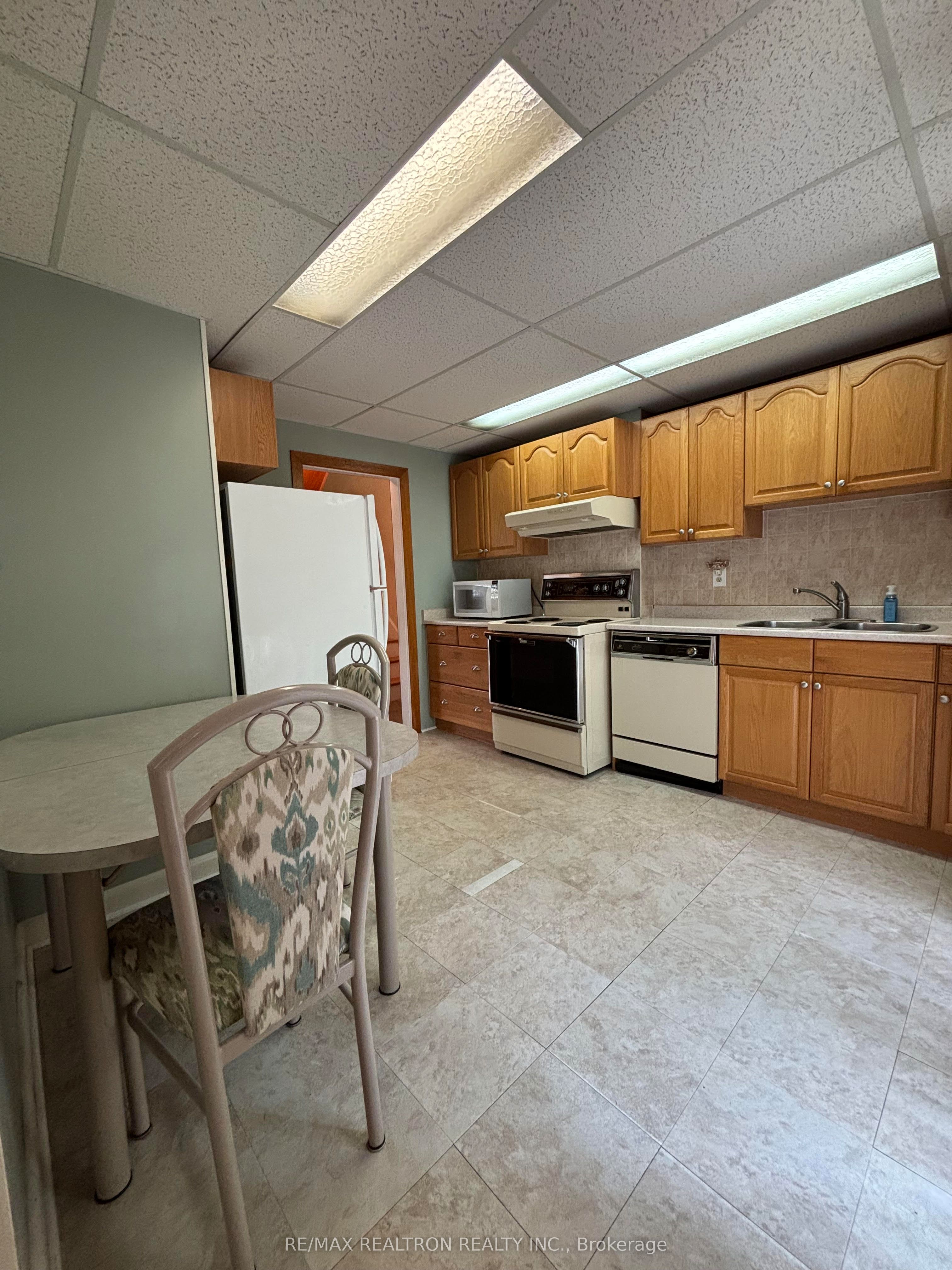104 Barber Greene Road N, #4