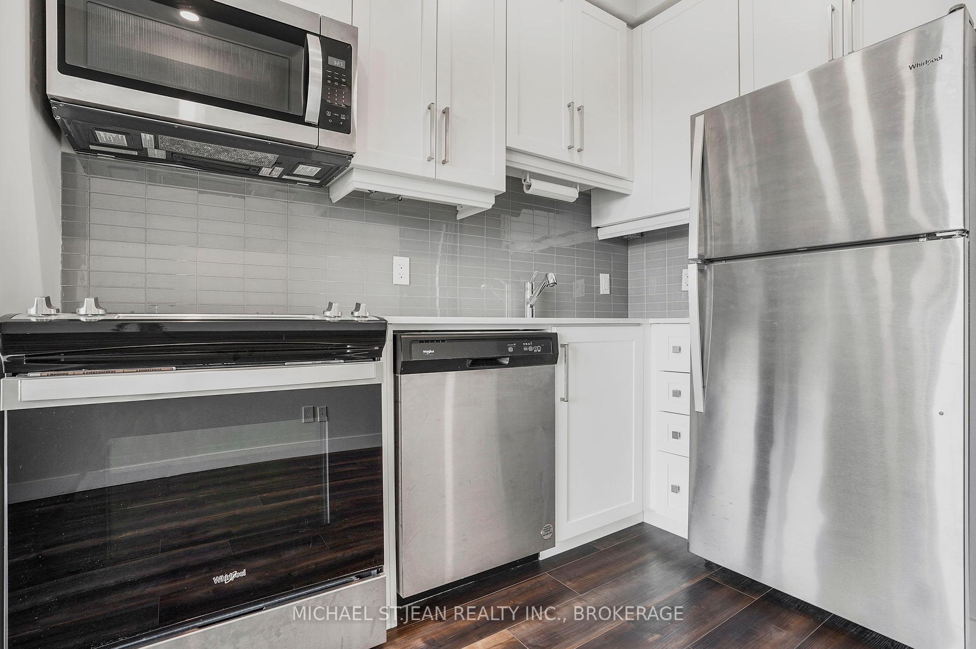 1 Bedroom Condo at 15 Queen,  Hamilton For sale