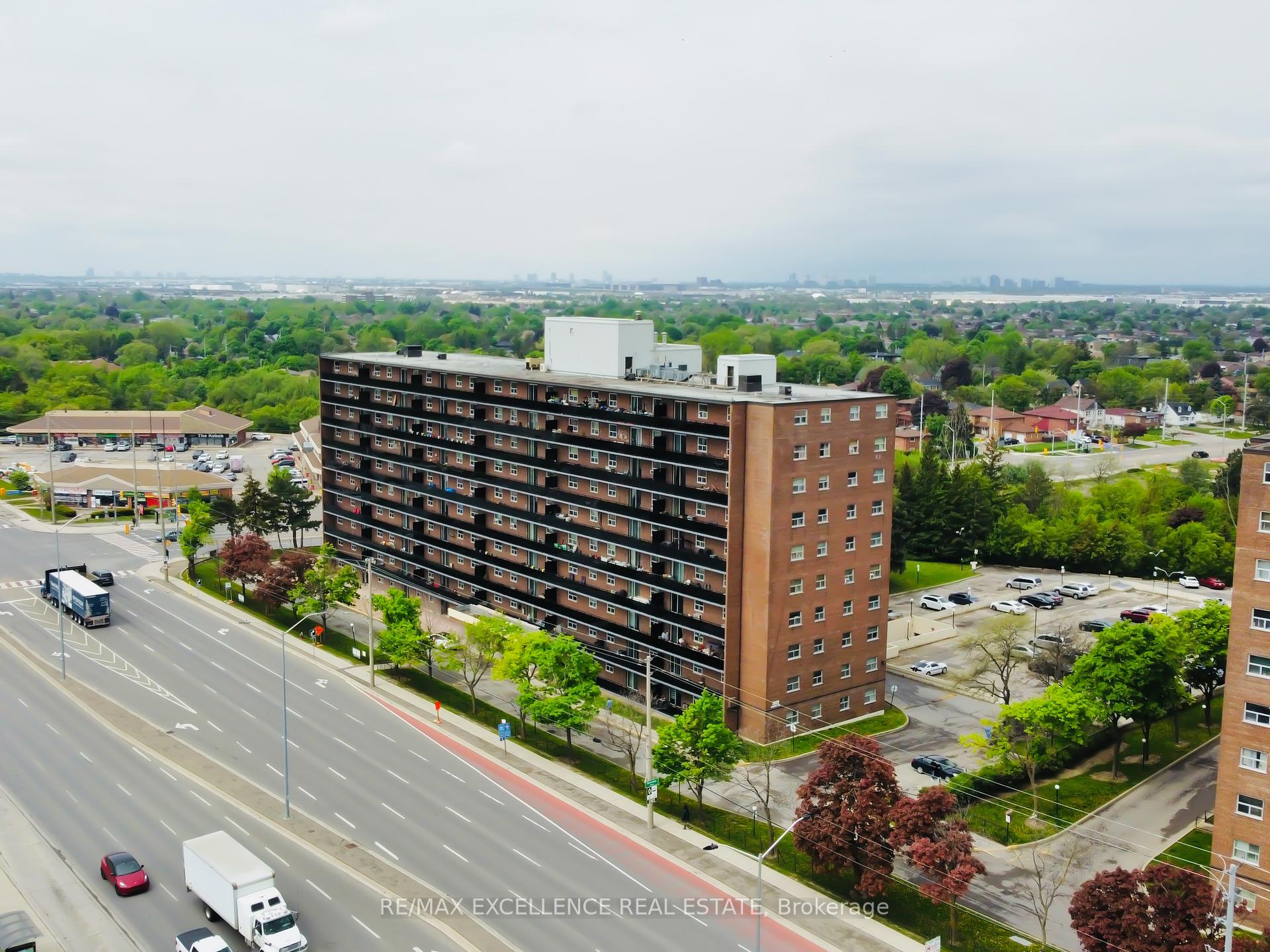 2 Bedrooms Condo at 3533 Derry,  Mississauga For sale