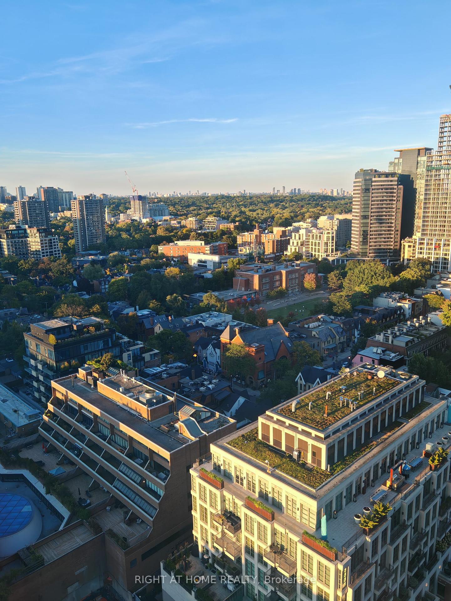 2 Bedrooms Condo at 155 Yorkville,  Toronto For sale